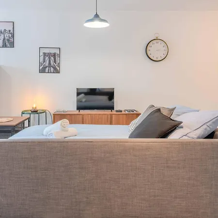 Echappee Veloire T3, Clim, Terrasse & Parking Holiday home Saint-Nizier-sous-Charlieu